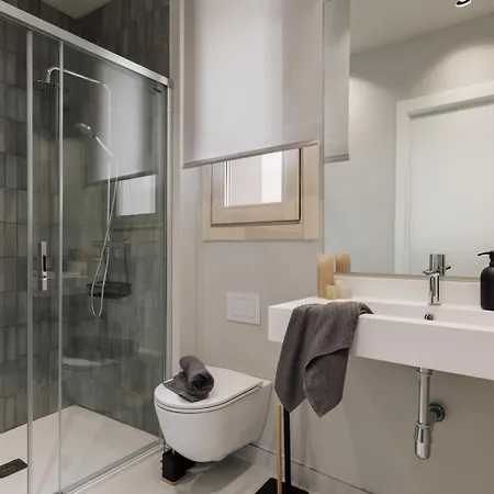 Cesme - 2 Bedrooms And Balcony In Sant Pere * Barcelona